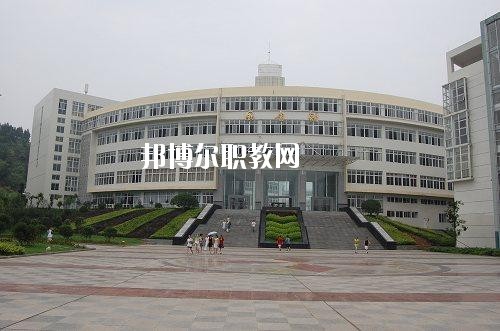 四川建筑技工學(xué)校2020年報名條件、招生要求、招生對象
