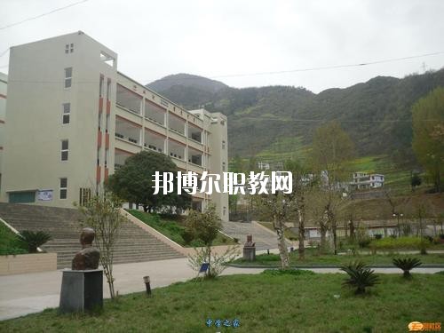 西昌交通技工學(xué)校2020年報(bào)名條件、招生要求、招生對(duì)象