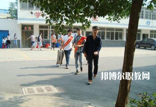 合肥商貿(mào)職業(yè)學校2020年報名條件、招生要求、招生對象