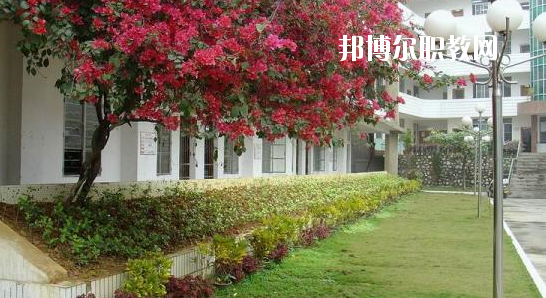 廣西輕工技師學(xué)院2020年報(bào)名條件、招生要求、招生對(duì)象