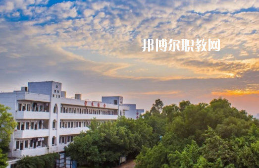 廣州市南沙區(qū)嶺東職業(yè)技術(shù)學(xué)校2020年報(bào)名條件、招生要求、招生對(duì)象
