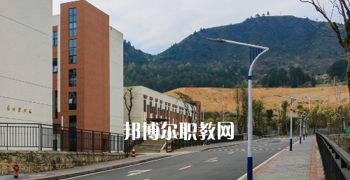 貴州建設(shè)職業(yè)技術(shù)學(xué)院中職部2020年報名條件、招生要求、招生對象