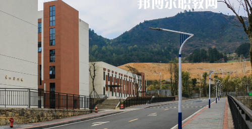 貴州建設(shè)職業(yè)技術(shù)學(xué)院中職部2020年報名條件、招生要求、招生對象
