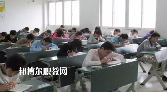 蕪湖高級職業(yè)技術(shù)學(xué)校2020年報名條件、招生要求、招生對象