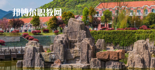 貴陽(yáng)幼兒師范高等?？茖W(xué)校(中職部)2020年有哪些專業(yè)