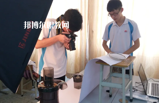 佛山順德區(qū)胡錦超職業(yè)技術(shù)學(xué)校2020年報(bào)名條件、招生要求、招生對(duì)象