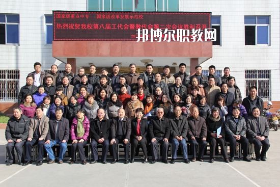 南陽工業(yè)學(xué)校2021年報名條件、招生要求、招生對象