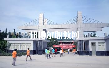 新縣千斤職業(yè)高級中學(xué)2021年報名條件、招生要求、招生對象