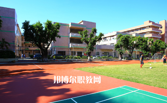 東莞經(jīng)濟(jì)貿(mào)易學(xué)校怎么樣、好不好