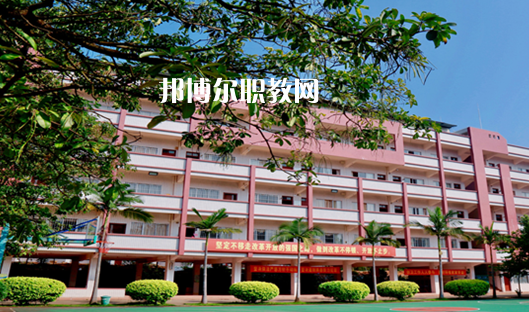 肇慶廣寧衛(wèi)生中等職業(yè)技術(shù)學(xué)校2021年報(bào)名條件、招生要求、招生對(duì)象