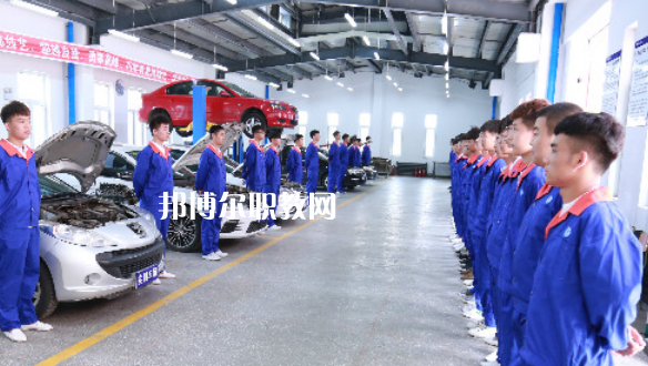 廣州2021年中專汽修學?？梢钥即髮? width=