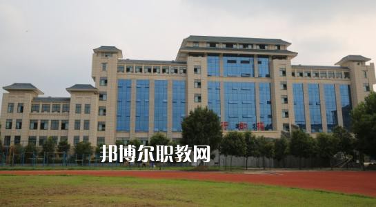 成都莊園機電職業(yè)技術(shù)學(xué)校2021年招生錄取分數(shù)線