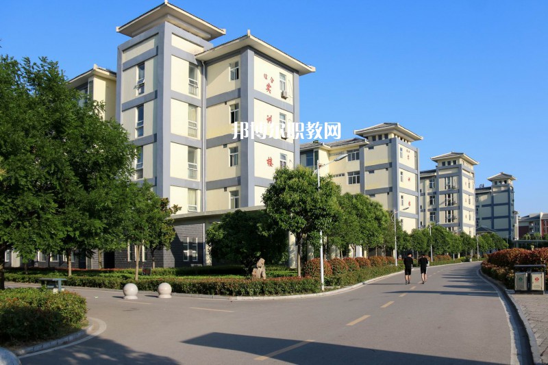 安徽亳州技師學(xué)院2021年報(bào)名條件、招生要求、招生對象