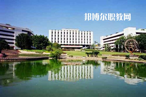 2021年四川省工業(yè)設(shè)備安裝技工學校招生簡章