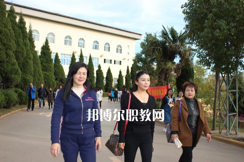 勐?？h職業(yè)高級(jí)中學(xué)2021年報(bào)名條件、招生要求、招生對(duì)象