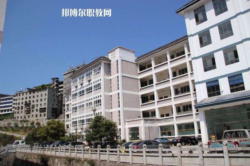 昆明醫(yī)藥職業(yè)技術(shù)學(xué)校2021年招生錄取分數(shù)線