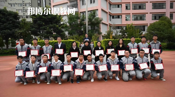 昆明盤(pán)龍職業(yè)高級(jí)中學(xué)2021年報(bào)名條件、招生要求、招生對(duì)象