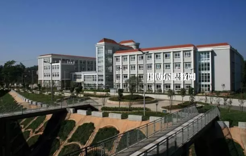 昆明官渡區(qū)職業(yè)高級中學(xué)2021年學(xué)費、收費多少