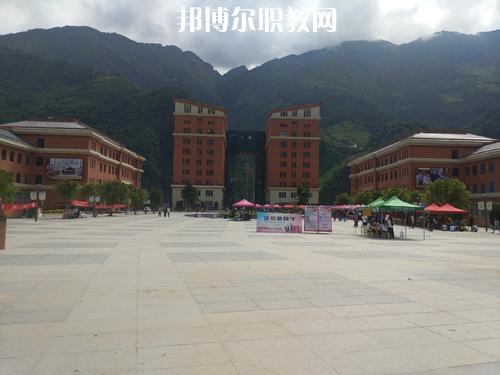 怒江州民族中等專業(yè)學(xué)校2021年報名條件、招生要求、招生對象
