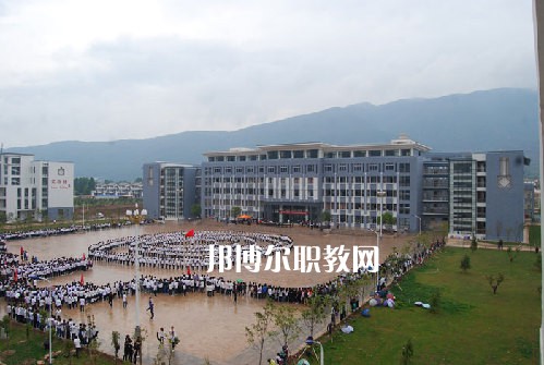 麗江民族中等專業(yè)學(xué)校2021年報名條件、招生要求、招生對象