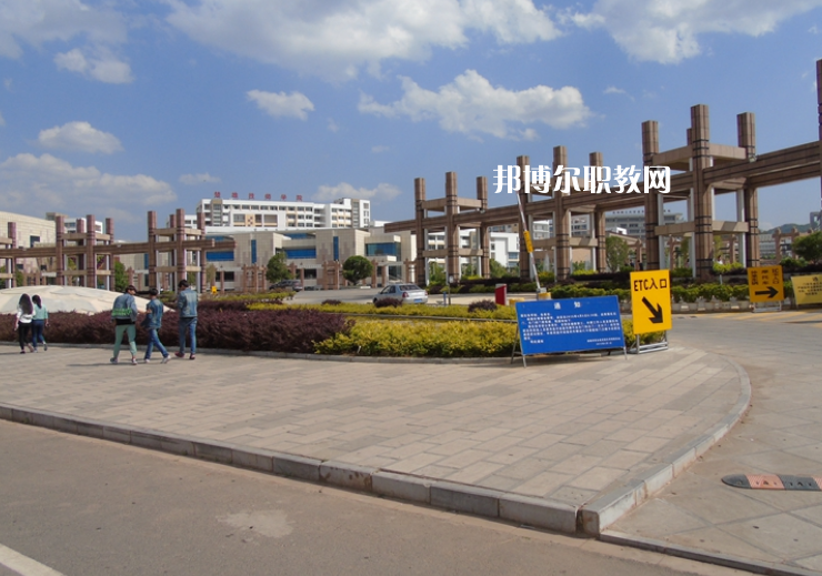 楚雄機械電子職業(yè)技術(shù)學(xué)校2021年招生錄取分數(shù)線