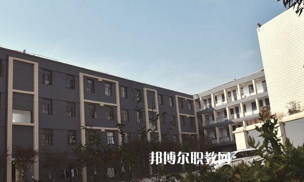 云南冶金高級(jí)技工學(xué)校2021年宿報(bào)名條件、招生要求、招生對(duì)象