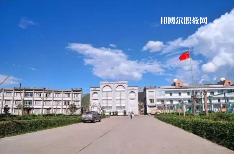 紅河財(cái)經(jīng)學(xué)校2021年報(bào)名條件、招生要求、招生對象