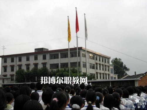 云南臨滄衛(wèi)生學校2021年報名條件、招生要求、招生對象