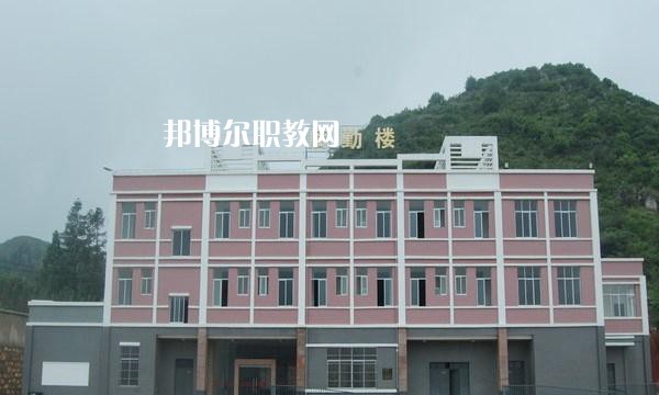 曲靖師宗職業(yè)技術(shù)學(xué)校2021年招生辦聯(lián)系電話(huà)
