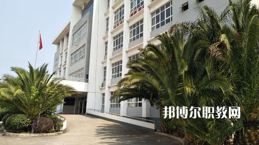 晉寧職業(yè)高級(jí)中學(xué)2021年報(bào)名條件、招生要求、招生對(duì)象