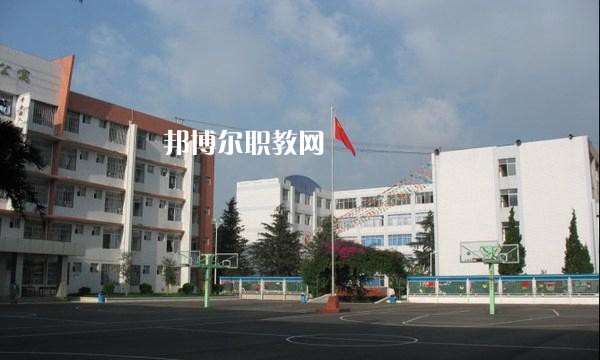 云南貿(mào)易經(jīng)濟(jì)學(xué)校2021年報(bào)名條件、招生要求、招生對(duì)象