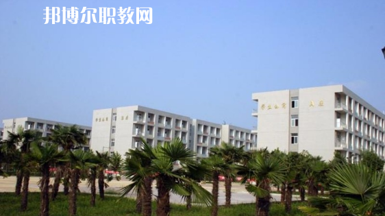 云南夏蒙衛(wèi)生學校2021年學費、收費多少