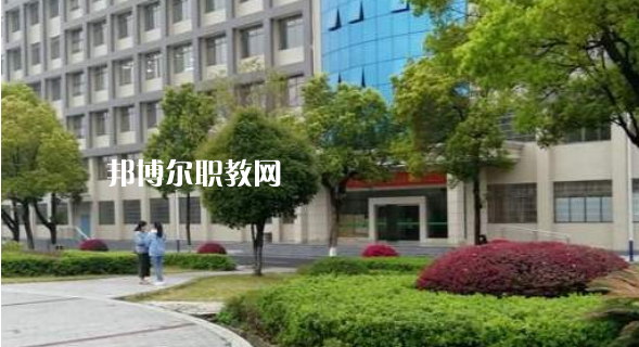 四川2021年男生讀什么中專(zhuān)學(xué)校
