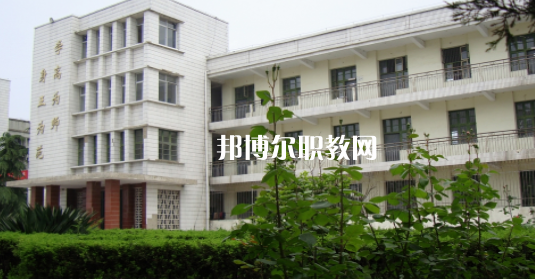 安徽省霍邱師范學(xué)校2021年報(bào)名條件、招生要求、招生對(duì)象
