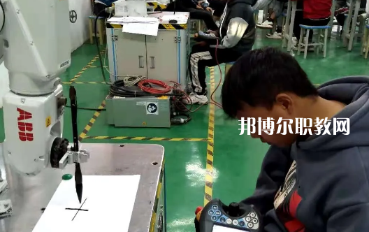 貴州貴陽市商貿(mào)學(xué)校怎么樣、好不好