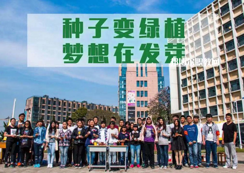 江蘇傳媒學(xué)校2022年報(bào)名條件、招生要求、招生對(duì)象