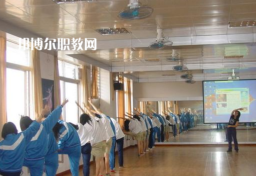 鶴山職業(yè)技術(shù)學(xué)校2022年報(bào)名條件、招生要求、招生對(duì)象