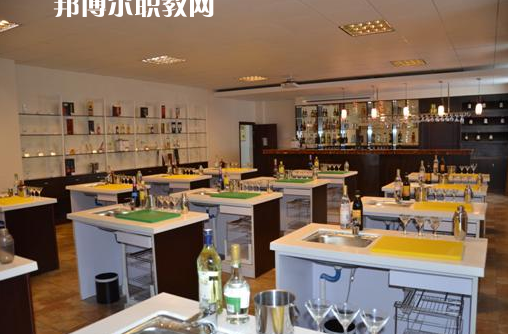 貴州旅游學(xué)校2022年學(xué)費(fèi)、收費(fèi)多少
