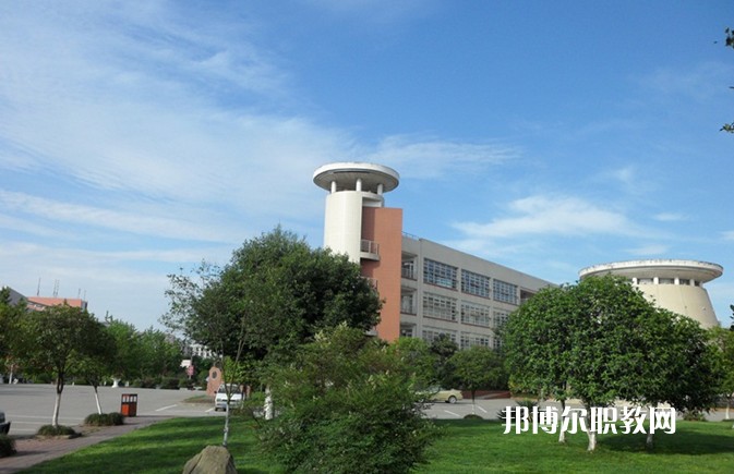 重慶計算機職業(yè)高級中學(xué)2022年招生辦聯(lián)系電話