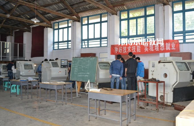 貴州鐵路技術(shù)學(xué)校2022年報(bào)名條件、招生要求、招生對(duì)象