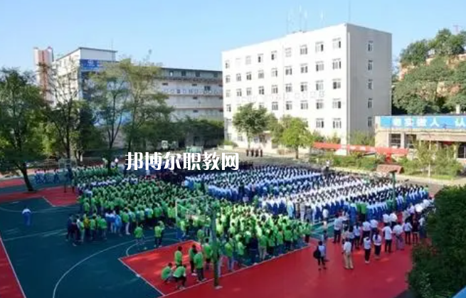 貴州鐵路技師學(xué)校2022年學(xué)費(fèi)、收費(fèi)多少