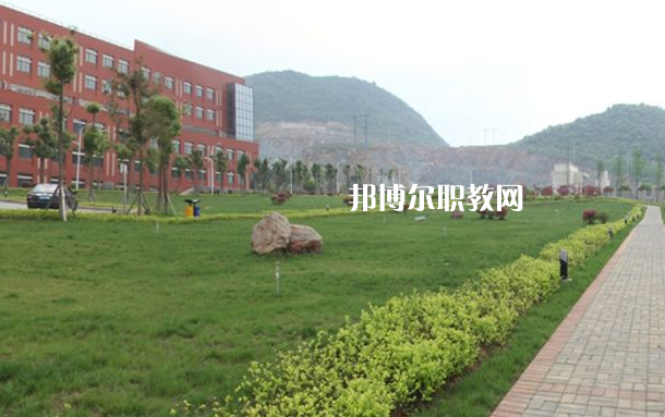 貴州省郵電學校2022年學費、收費多少