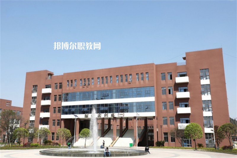 重慶藥劑學(xué)校2022年報(bào)名條件、招生要求、招生對(duì)象 