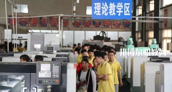 武邑奮飛職業(yè)技術(shù)中等專業(yè)學(xué)校怎么樣、好不好