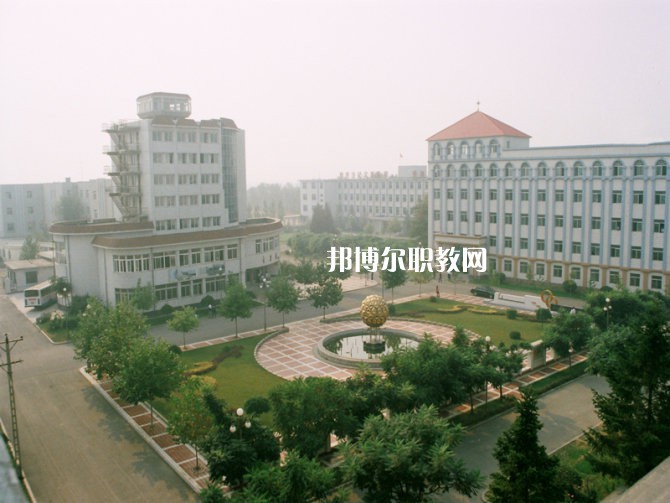 重慶市紡織技工學(xué)校2022年學(xué)費(fèi)、收費(fèi)多少 