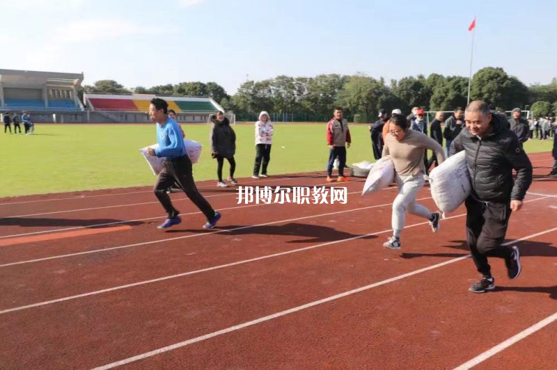無(wú)錫汽車工程高等職業(yè)技術(shù)學(xué)校2022年報(bào)名條件、招生要求、招生對(duì)象