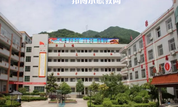 鎮(zhèn)巴職業(yè)中學(xué)怎么樣、好不好