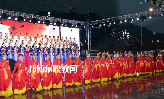 徽縣職業(yè)中專2022年報名條件、招生要求、招生對象 