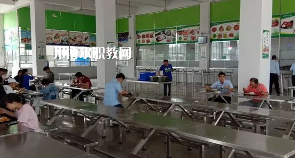 貴州貴陽(yáng)經(jīng)貿(mào)職業(yè)學(xué)校2022年報(bào)名條件、招生要求、招生對(duì)象