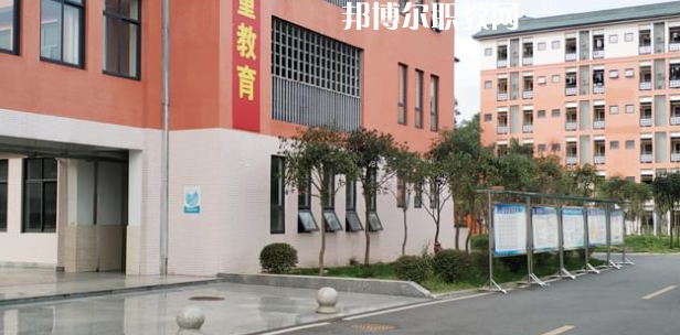 成都廣信數(shù)字技術(shù)職業(yè)學(xué)校2022年學(xué)費、收費多少